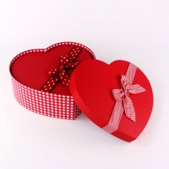 Rote herzförmige Pralinenschachtel mit Band für Leckereien, Schokolade, Süßigkeiten, Blumen und Geschenk