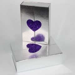 Spezielle faltbare Geschenkbox mit Herz für Valentinstag