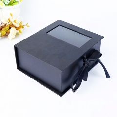 Customed Special Card Packaging Box Schwarze Geschenkbox mit PVC-Fenster und Farbband