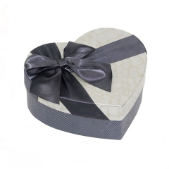 Luxus-Herzform-Karton-Geschenkbox mit Band zum Verpacken von Rose