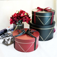 Einfache Art-runde Papierblumen-Box mit Band für Valentinstag